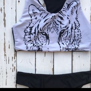 COPY - Lions Tigers Bears Duplicate Sz Medium NWOT